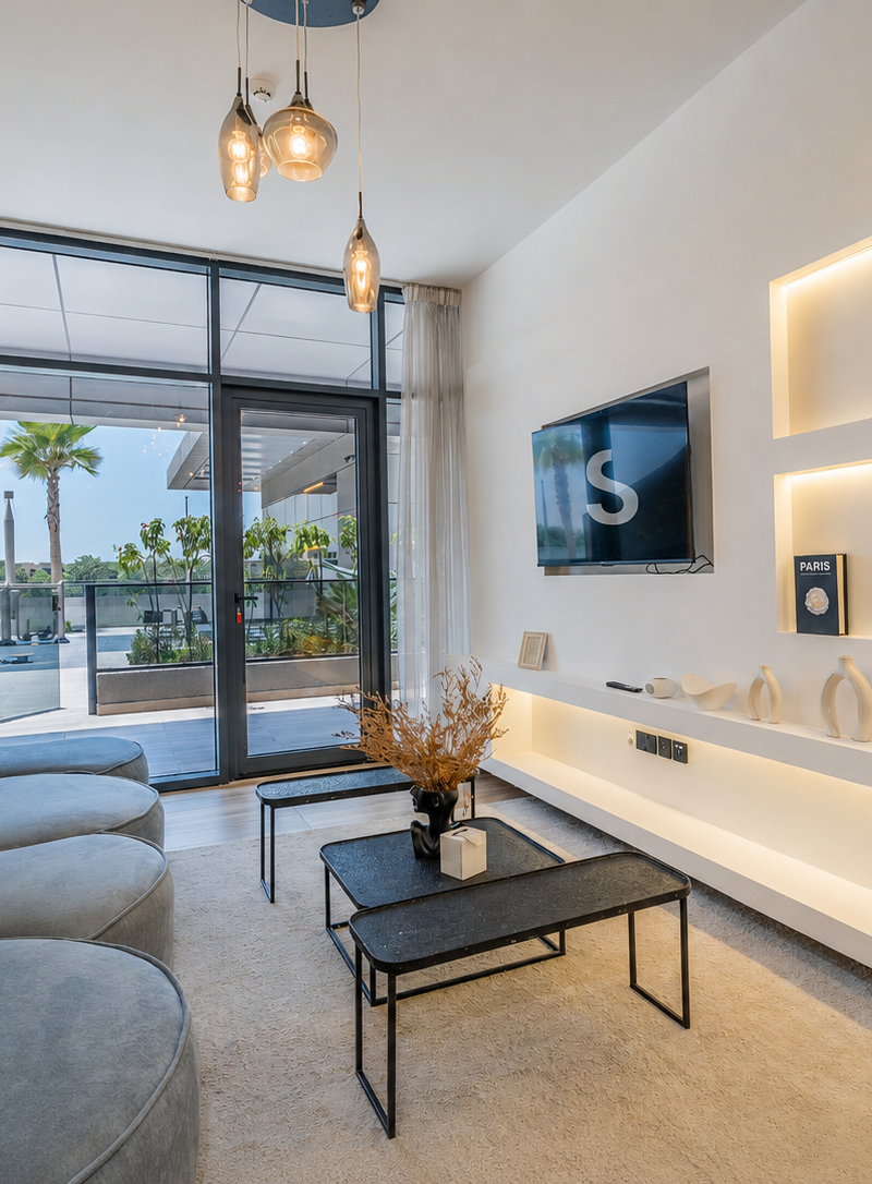 1BR Balcony overlooking Pool, Studio City, Studio City